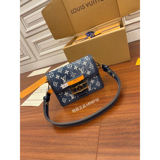 Louis Vuitton exclusive starting model: M59716